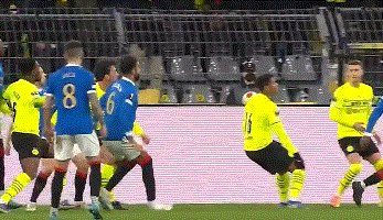 【欧联杯】中卫送点+乌龙 多特主场先丢3球2比4惨败